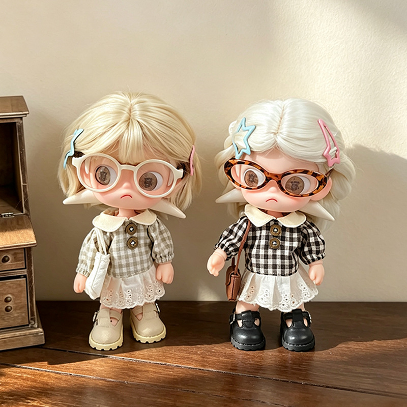 Vintage Fashion Dolls - ชุดเดรสตุ๊กตาลายสก็อตหวานสไตล์วินเทจ เหมาะสำหรับตุ๊กตา Zsiga ขนาด 20 ซม.