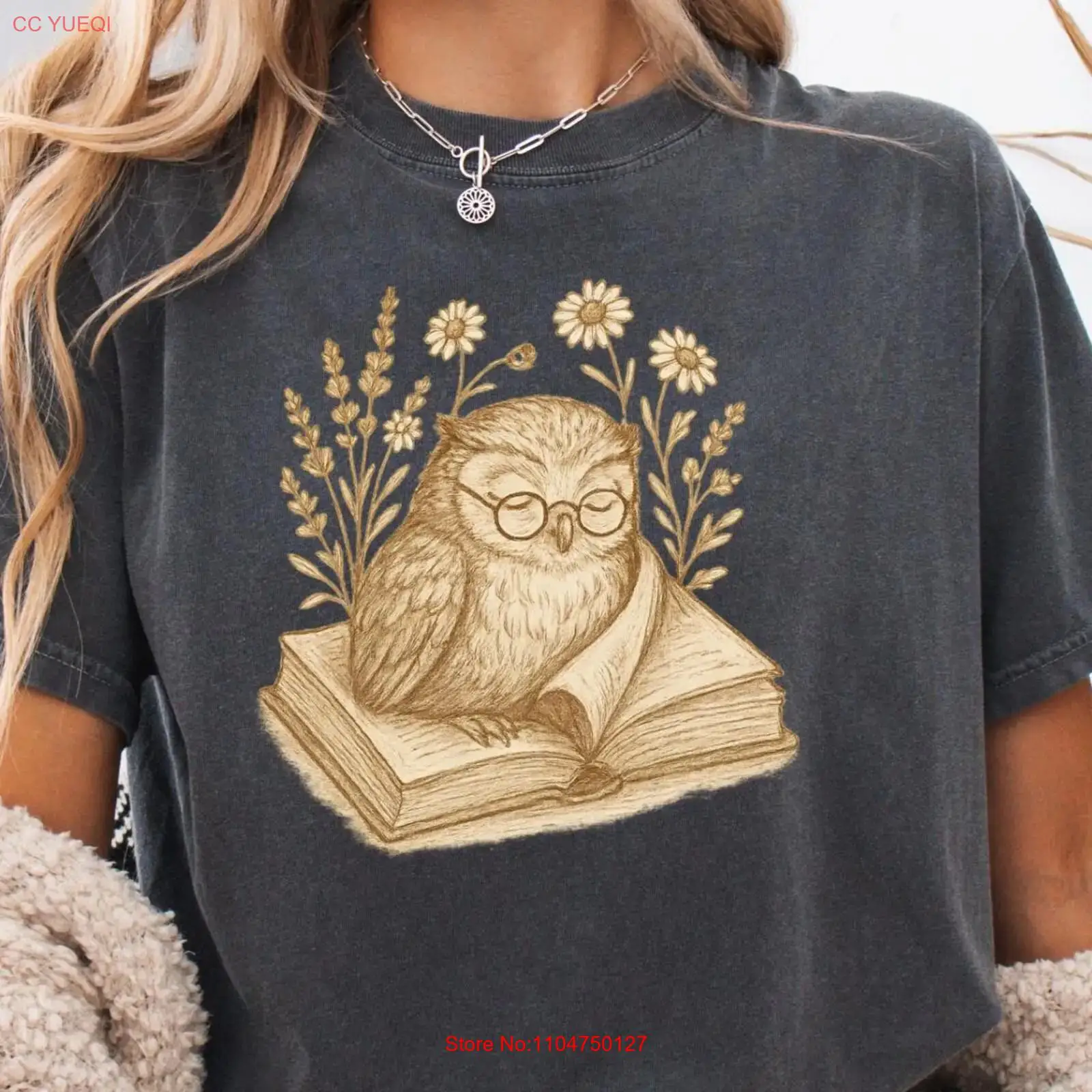 Vintage Fashion Books - เสื้อยืดลายหนังสือสำหรับคนรักหนังสือ นักอ่าน นักเรียน ครู ลายกราฟิกวินเทจ ผ้าวอช